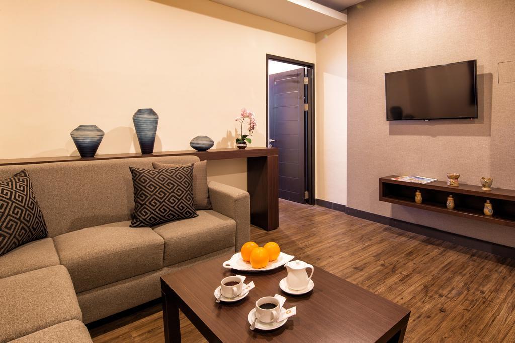 Verse Luxe Hotel Wahid Hasyim Jakarta Exterior photo