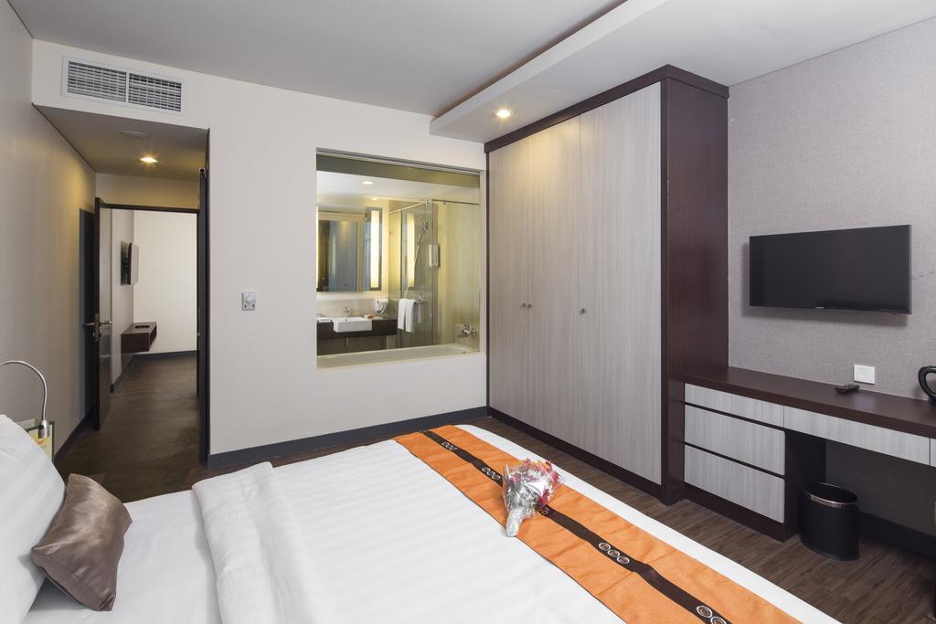 Verse Luxe Hotel Wahid Hasyim Jakarta Exterior photo
