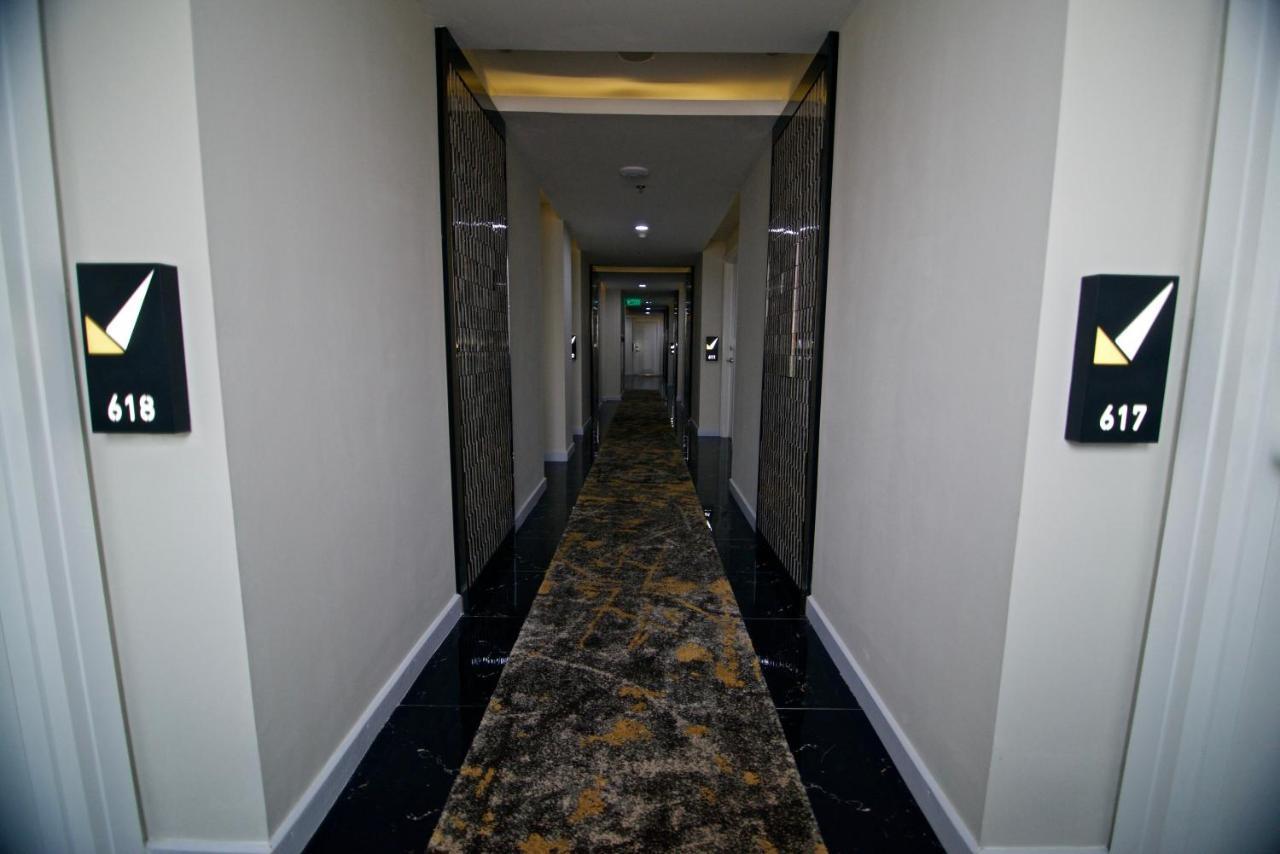 Verse Luxe Hotel Wahid Hasyim Jakarta Exterior photo
